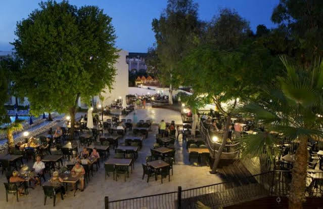 Larissa Beach Club Сиде Екстериор снимка